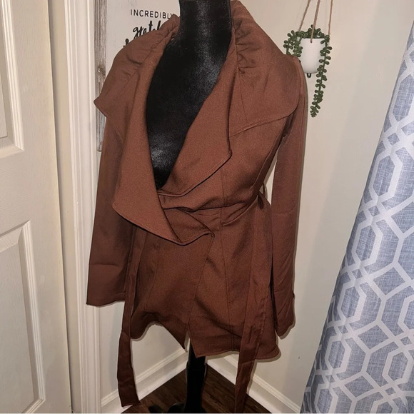 Belted brown wrap coat - Picture 8 of 11